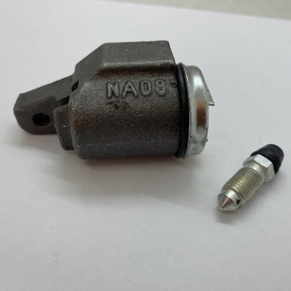 Wheel Cylinder Front (RH), Triumph TR2-3 - Image 2
