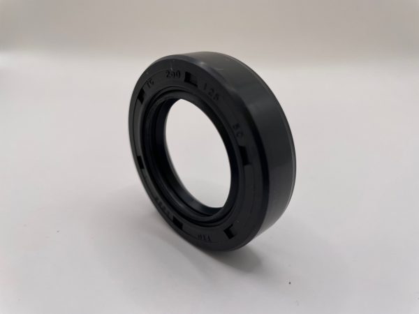 Gearbox Front Oil Seal - Twin Lip - TR2-6 - Image 4
