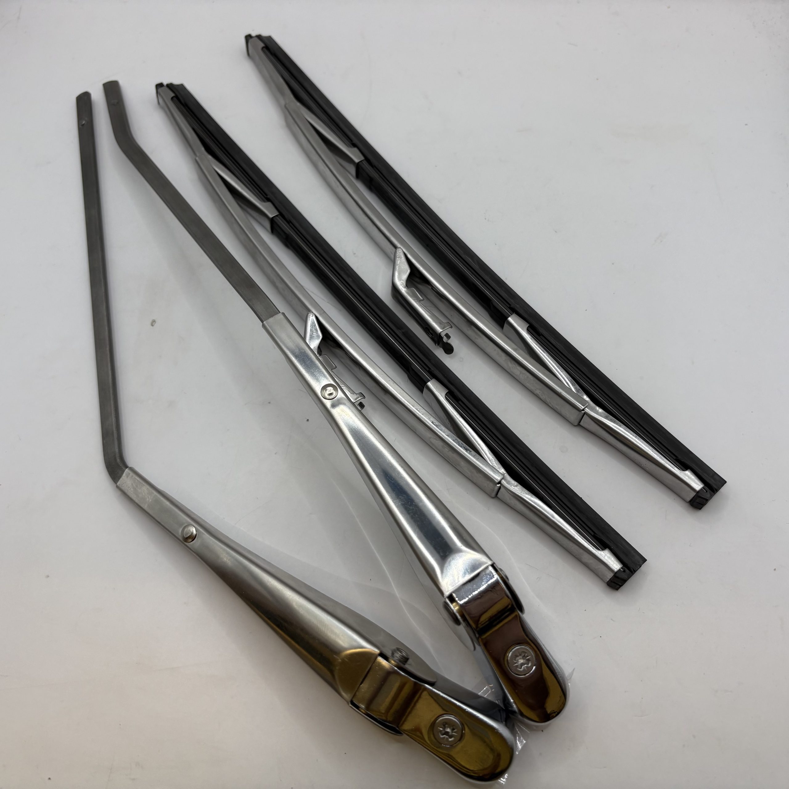 Wiper Arm/Blade Kit TR6 LHD Uprated "WedgeLok"